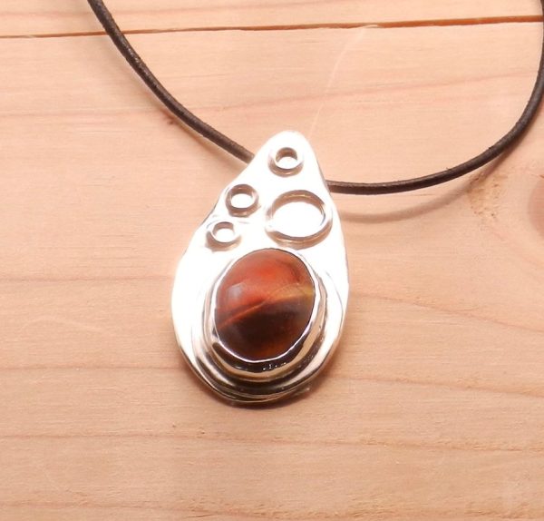 Red Tiger Tears Pendant - Image 3