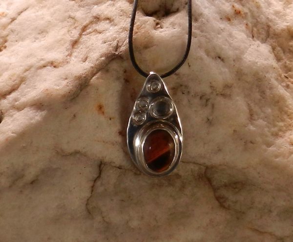 Red Tiger Tears Pendant - Image 4